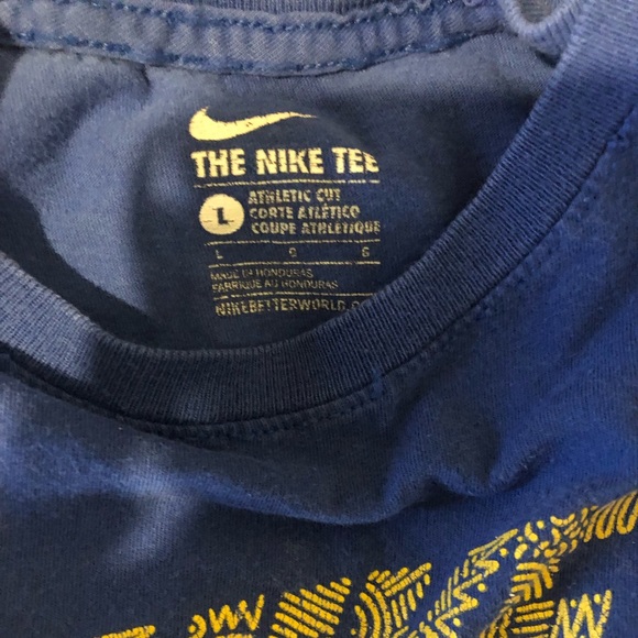 Nike T-shirt - Picture 2 of 5